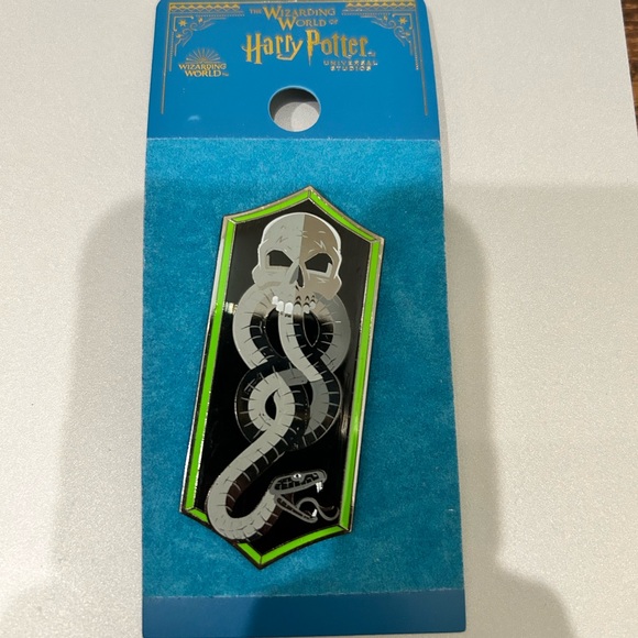 Universal Other - Universal Studios Harry Potter Death Eater Banner / Dark Mark Pin
